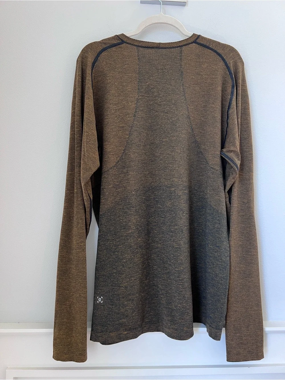 lululemon athletica Men's Brown Crewneck Long-Sleeve top